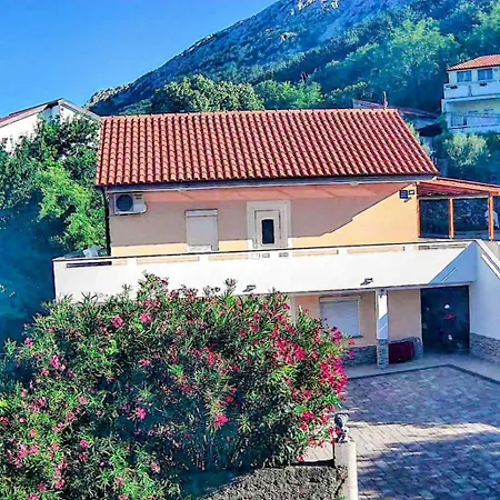 Apartmani Marija Apartment *
